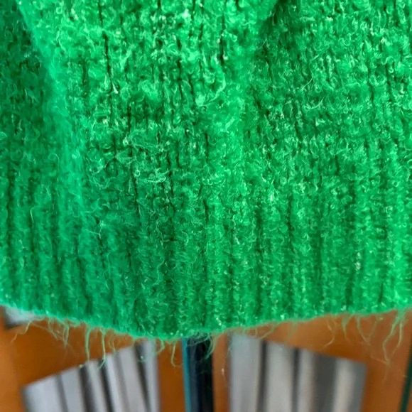 Bluivy Emerald Green cable Knit Sweater - Picture 4 of 10